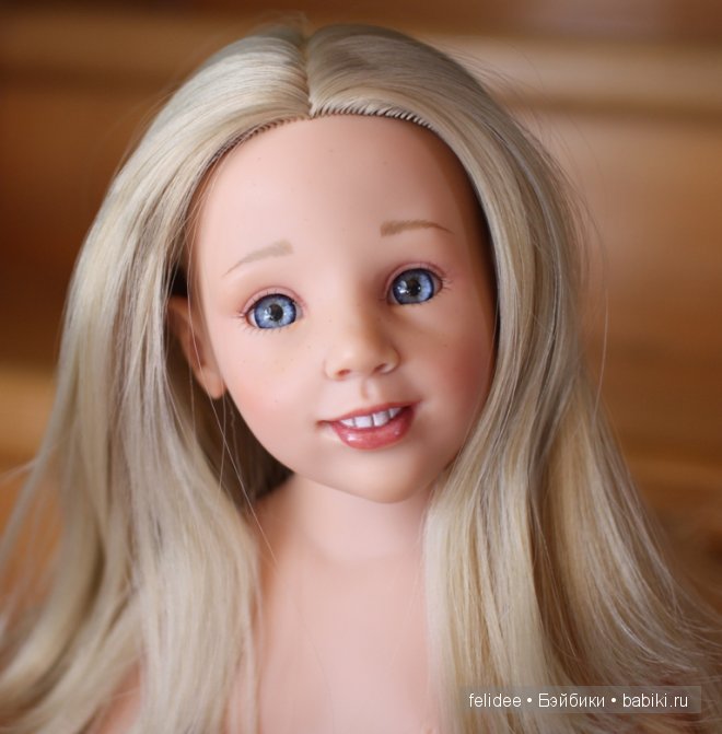 Аннушка с зубками, игровая шарнирная куколка Gotz