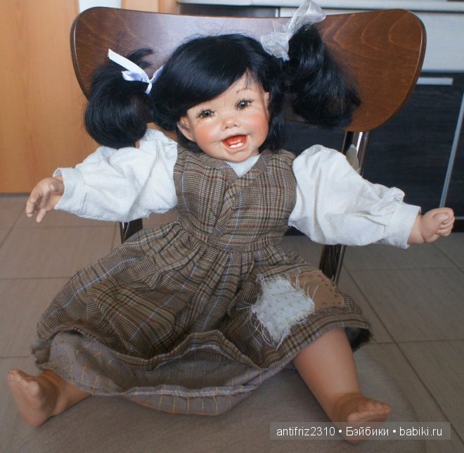 Лейсли непоседа - или авторская, фарфоровая кукла Cindy Rolfe хулиганит у меня на кухне (фото 5)