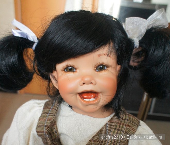 Лейсли непоседа - или авторская, фарфоровая кукла Cindy Rolfe хулиганит у меня на кухне