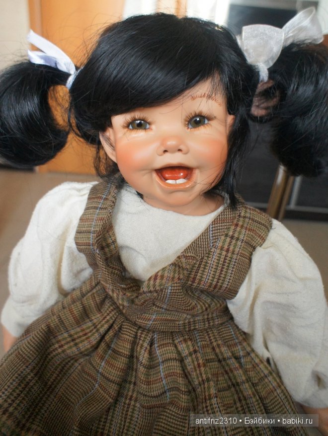 Лейсли непоседа - или авторская, фарфоровая кукла Cindy Rolfe хулиганит у меня на кухне (фото 3)