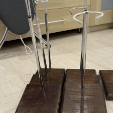 Стенды подставки для кукол и мишек