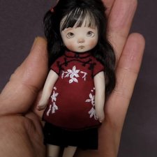 Фарфоровая куколка Sun Joo Lee 10,5 см