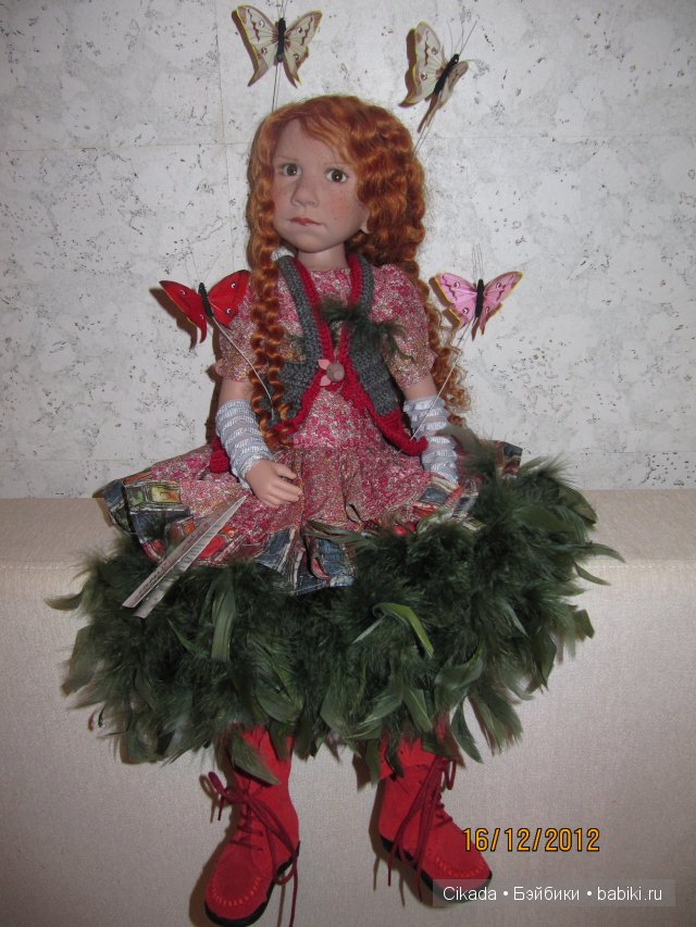 Забавный привет из 2013г. Коллекционная кукла (фото 4)