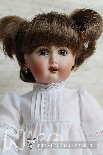 Наряд для антикварной куклы