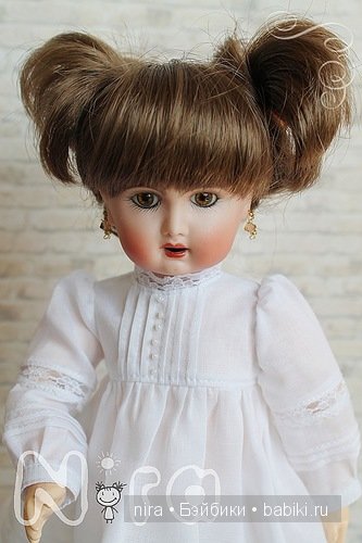 Наряд для антикварной куклы