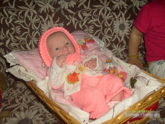 в костюмчике