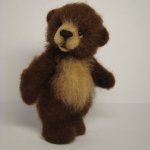 Мишка косолапый по лесу идет. Игрушки валянием из шерсти