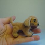 Мини такса. Авторская игрушка валянием из шерсти Ольги Чернухо