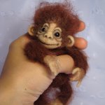 Обезьяныш. Авторская игрушка валянием из шерсти Ольги Чернухо