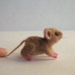 Шустрый гость. Авторская игрушка валянием из шерсти Ольги Чернухо