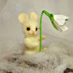 Зайка Подснежник. Авторская игрушка валянием Ольги Чернухо