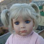 Малышка Кайли на прогулке