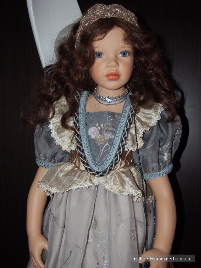 «Свет мой, зеркальце, скажи, да всю правду доложи! Кто на свете всех милее, всех румяней и белее?». Белоснежка от Софии и