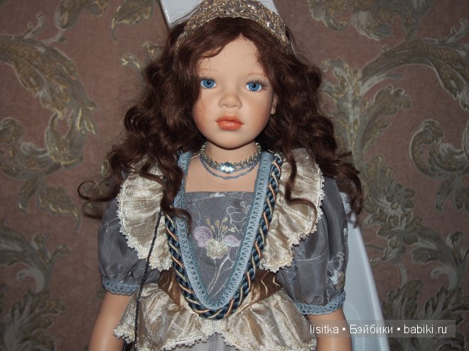 «Свет мой, зеркальце, скажи, да всю правду доложи! Кто на свете всех милее, всех румяней и белее?». Белоснежка от Софии и