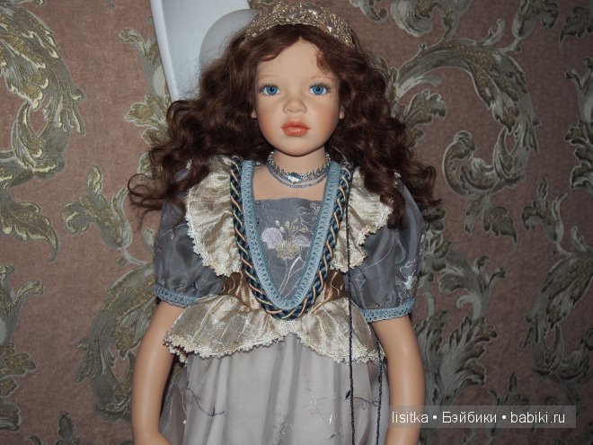 «Свет мой, зеркальце, скажи, да всю правду доложи! Кто на свете всех милее, всех румяней и белее?». Белоснежка от Софии и