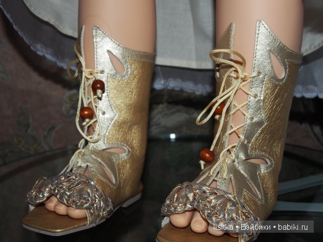 «Свет мой, зеркальце, скажи, да всю правду доложи! Кто на свете всех милее, всех румяней и белее?». Белоснежка от Софии и