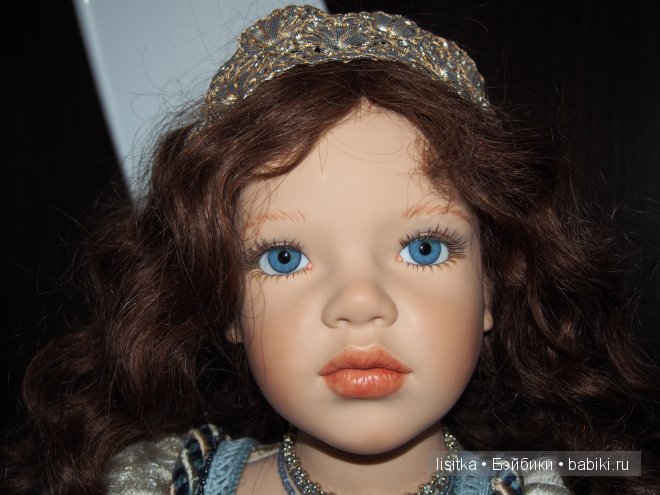 «Свет мой, зеркальце, скажи, да всю правду доложи! Кто на свете всех милее, всех румяней и белее?». Белоснежка от Софии и