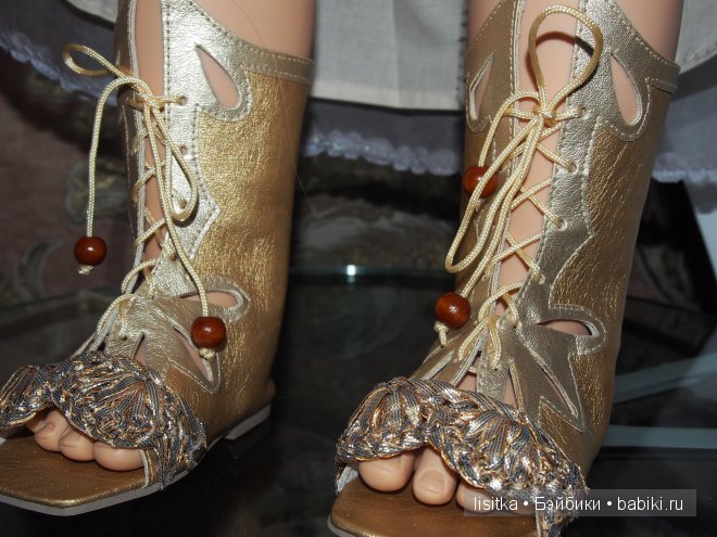 «Свет мой, зеркальце, скажи, да всю правду доложи! Кто на свете всех милее, всех румяней и белее?». Белоснежка от Софии и