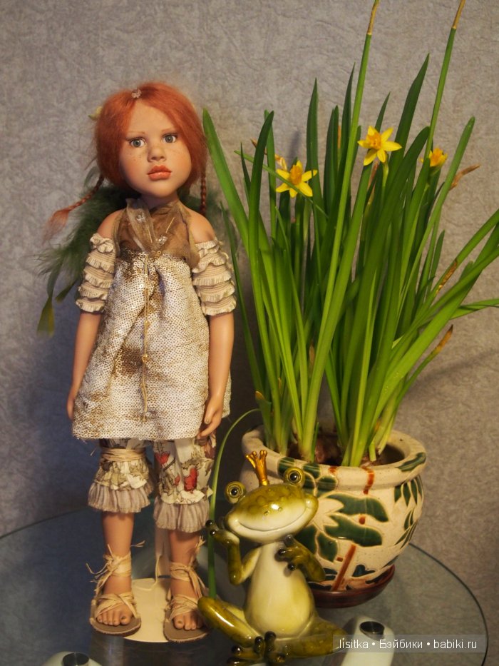 Прекрасные барышни и весенние цветы