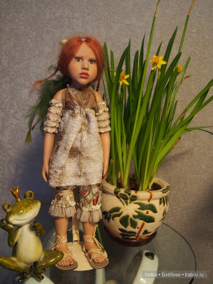 Прекрасные барышни и весенние цветы