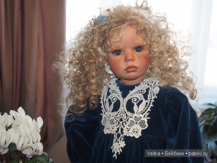 Прекрасные барышни и весенние цветы