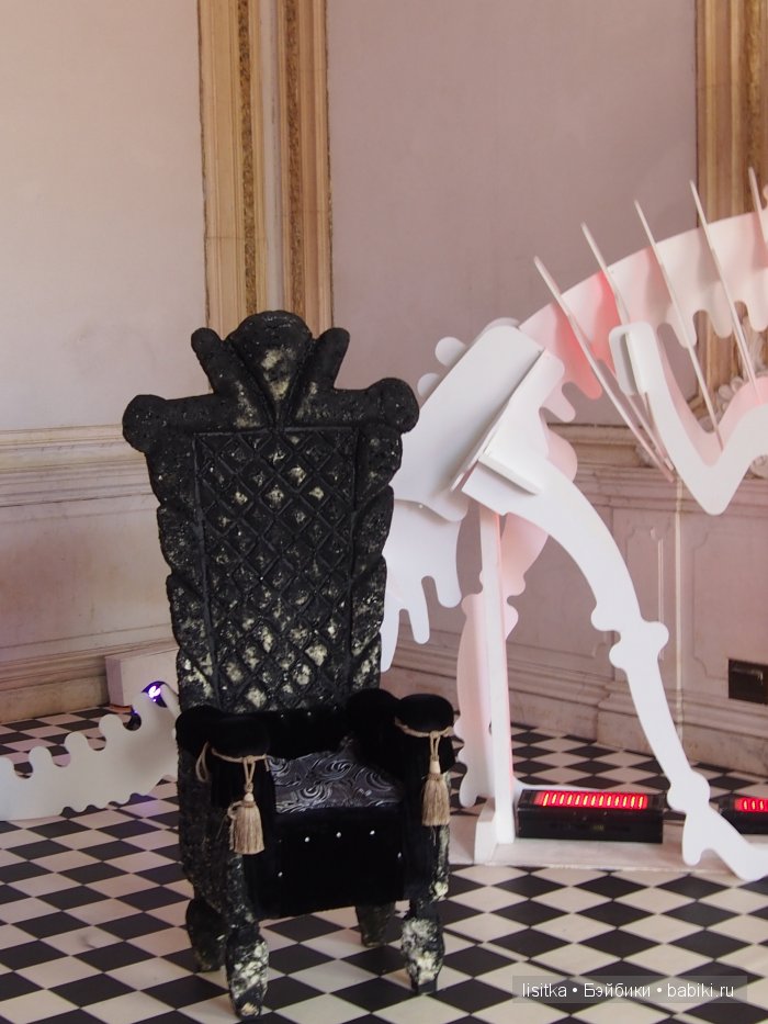 ВЫСТАВКА-ИЛЛЮЗИЯ «АЛИСА В СТРАНЕ ЧУДЕС»