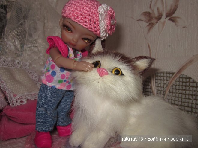 Маленькая Сури с друзьями