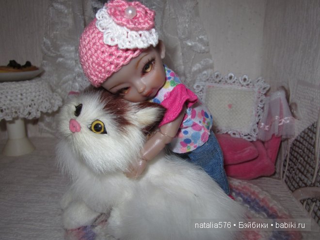 Маленькая Сури с друзьями