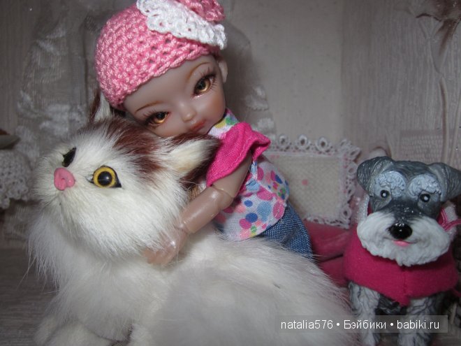 Маленькая Сури с друзьями