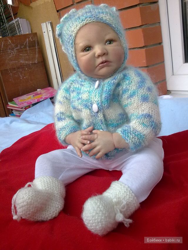 А вот костюмчик примеряет Светланка