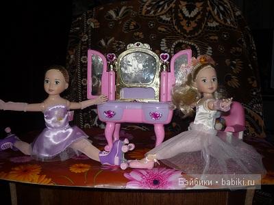 Иринка и Анастасия.