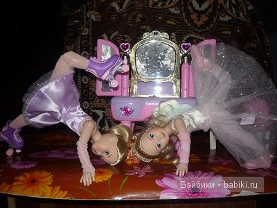 Иринка и Анастасия.