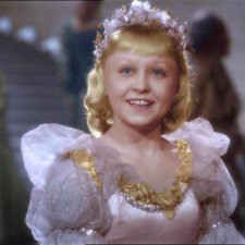 "И никакие связи не помогут сделать ножку маленькой, душу-большой, а сердце - справедливым..." или история Золушки в мировом кинематографе