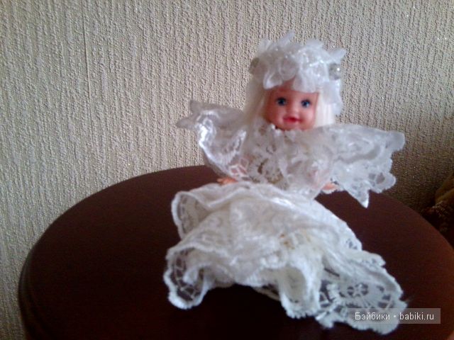 куколка в белом