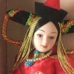 Кукла в праздничном монгольском костюме
