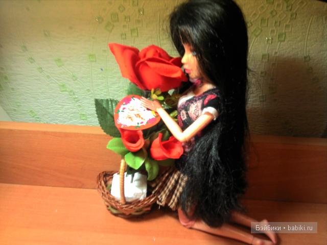 Кукла ЛИВ поздравляет с днем святого Валентина (фото 2)