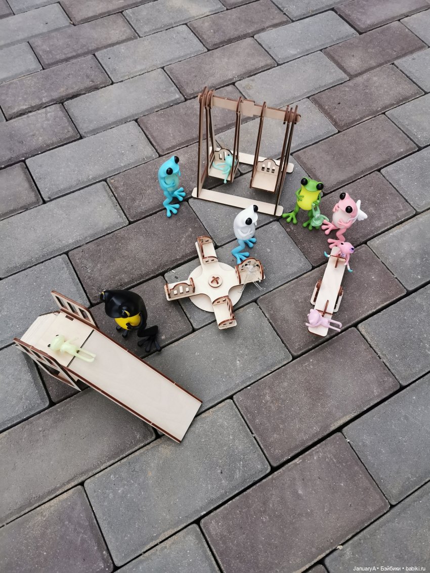 На детской площадке — Коллекционные фигурки (разное): животные