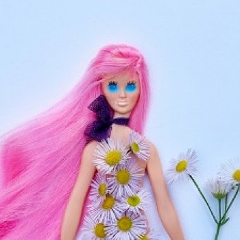 Красивое с куклой Flatsy