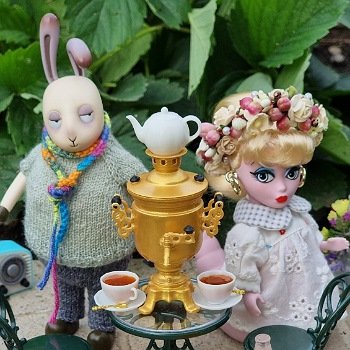 Чаепитие с Ларви