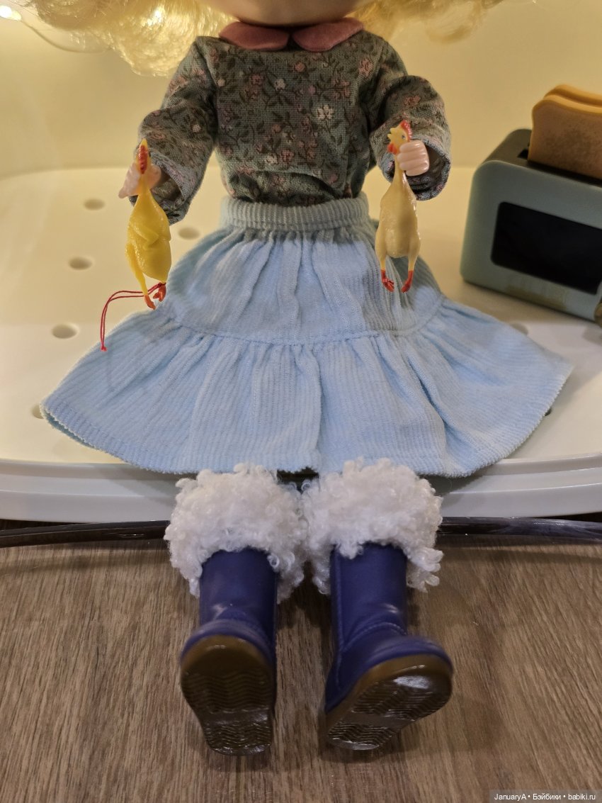 Если у куклы своя коллекция 🤔 (фото 3)