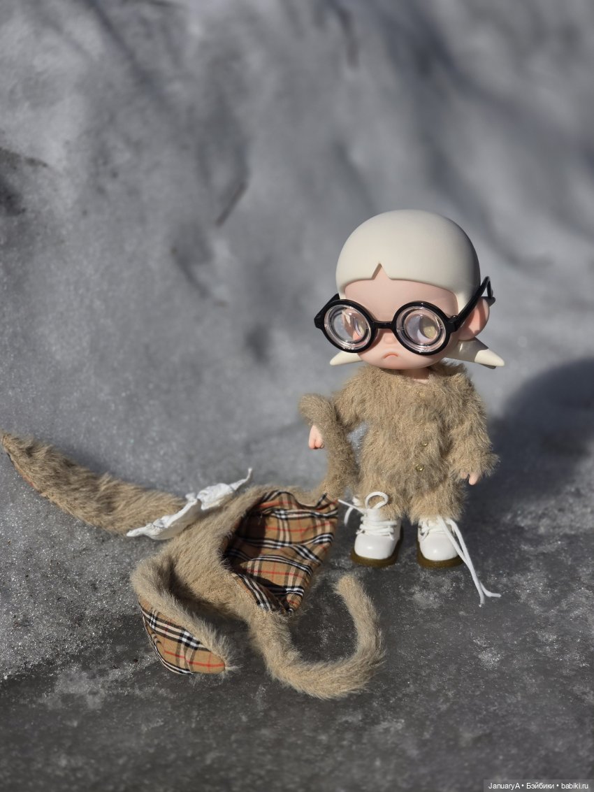 Мартовский заяц Zsiga — Фигурки Pop Mart (Поп Март): Blind Box