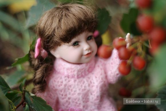 малышка Эли на прогулке