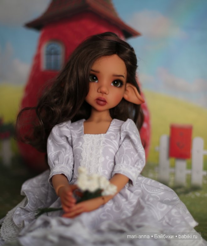 Возвращение Софи (Laryssa от Kaye Wiggs) из салона красоты