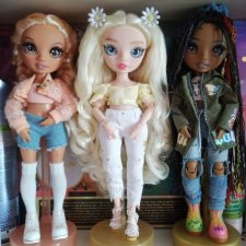 Красотки Rainbow High