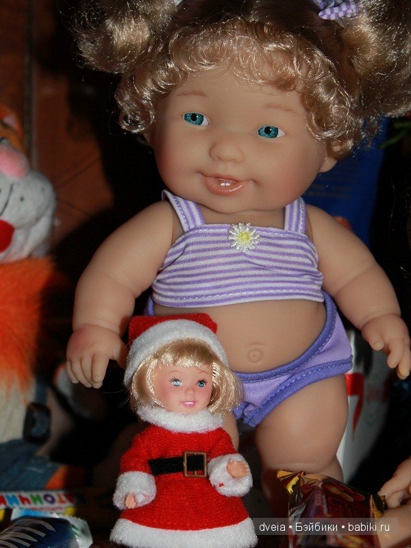 Толстушки Berenguer у ёлки