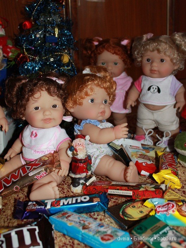 Толстушки Berenguer у ёлки