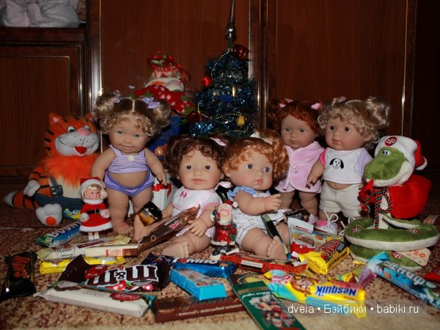 Толстушки Berenguer у ёлки