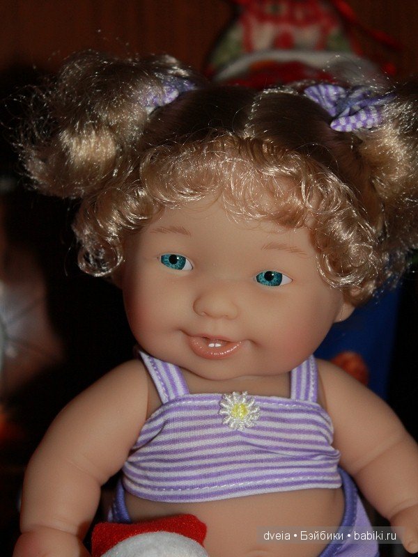 Толстушки Berenguer у ёлки