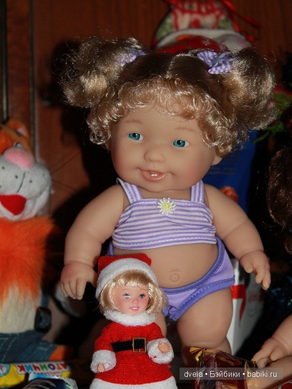 Толстушки Berenguer у ёлки