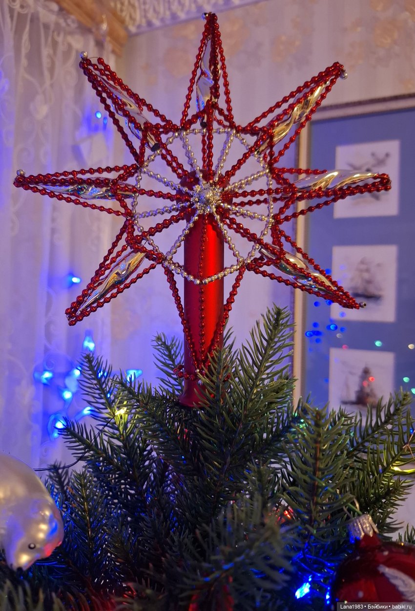 А на нашей ёлке, зелёные иголки